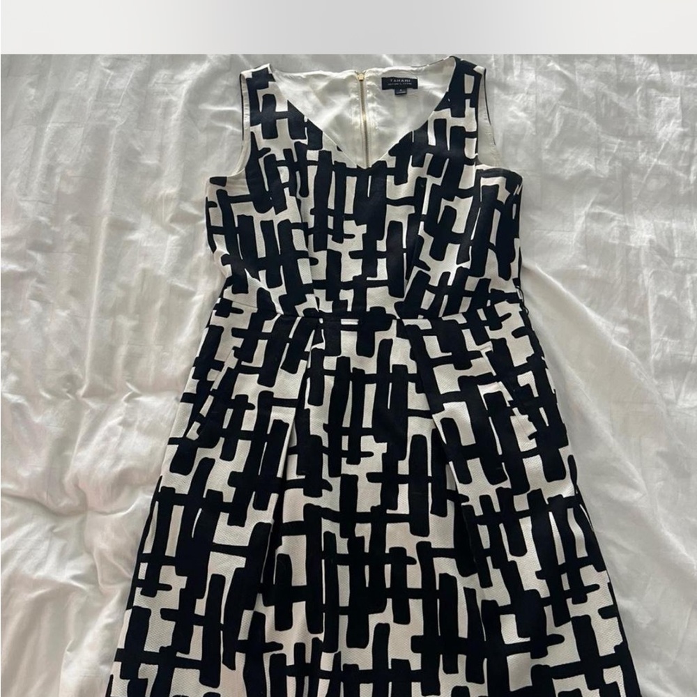 Tahari Sheath Dress Black White Geometric Career Work Office Size 8.